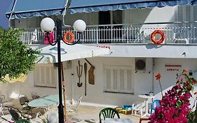 Karampela Rooms